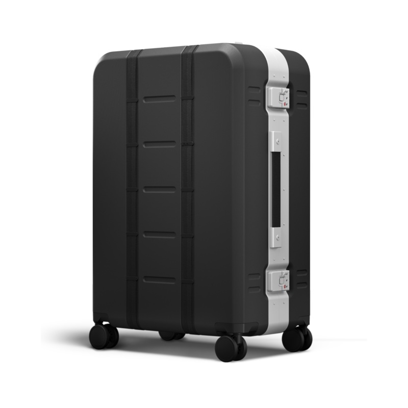 D_b_ Ramverk Pro Large Check In Spinner Luggage